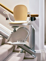 Silla subeescaleras acorn 120 recta desplegada con guía abatible